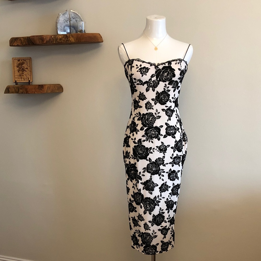 Black and nude velvet lace overlay stretchy sweetheart body con Dress
